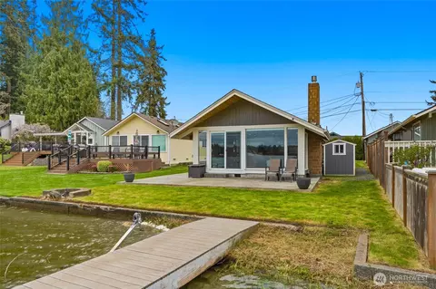 4302 Peninsula Rd, Stanwood, WA 98292