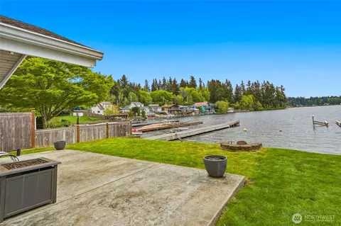 4302 Peninsula Rd, Stanwood, WA 98292