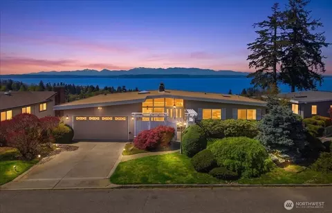 911 12th Ave N, Edmonds, WA 98020