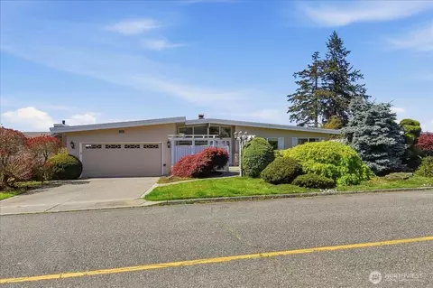 Exterior - 911 12th Ave N, Edmonds, WA 98020 photo 5 of 5