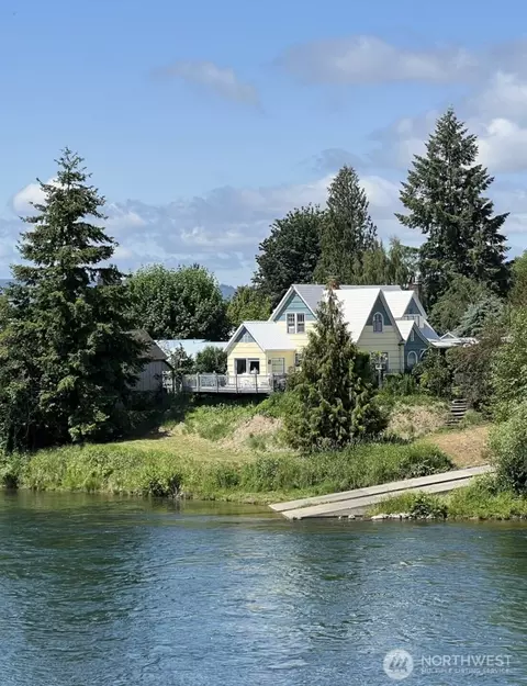 19 Augustus St, Toledo, WA 98591