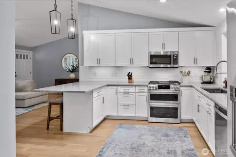 Kitchen - 13806 25th Ave SE, Mill Creek, WA 98012 photo 2 of 5