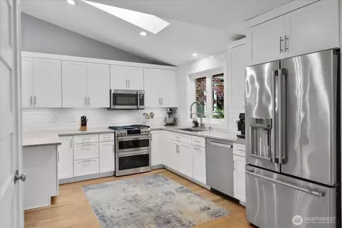 Kitchen - 13806 25th Ave SE, Mill Creek, WA 98012 photo 3 of 5