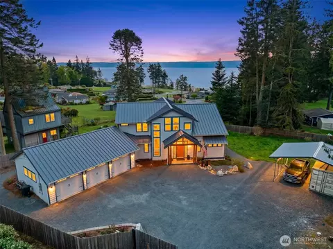 3576 S Camano Dr, Camano Island, WA 98282