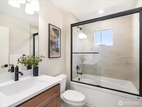 Bath - 5701 Parker Rd E, Sumner, WA 98390 photo 4 of 4