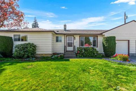 1427 2nd St, Wenatchee, WA 98801