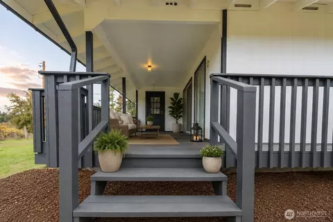 39411 Mountain Hwy E, Eatonville, WA 98328