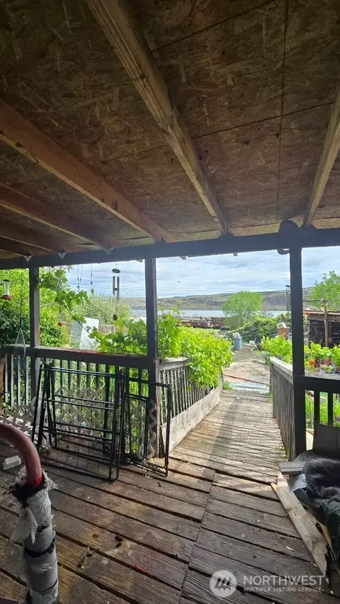 78 Main St, Wishram, WA 98673