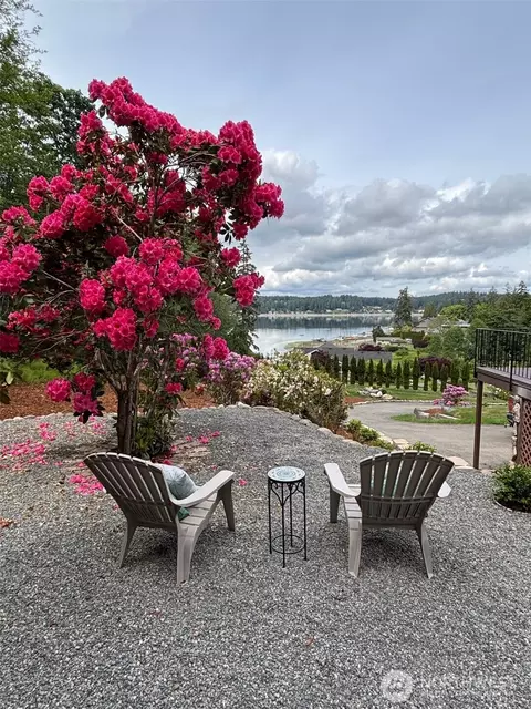 582 N Shore Blvd, Fox Island, WA 98333