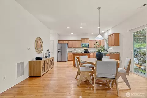 Dining - 4150 240th Pl SE, Bothell, WA 98021 photo 1 of 4