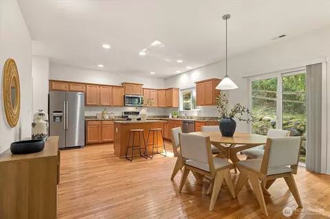 Dining - 4150 240th Pl SE, Bothell, WA 98021 photo 2 of 4