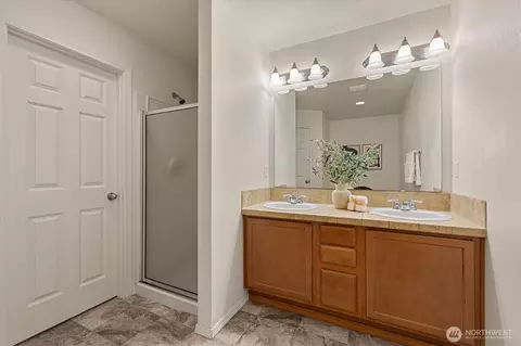 Bath - 4150 240th Pl SE, Bothell, WA 98021 photo 4 of 4