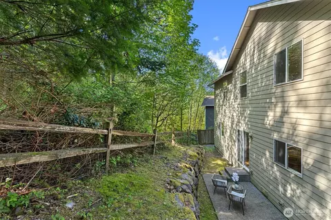 Exterior - 4150 240th Pl SE, Bothell, WA 98021 photo 5 of 7