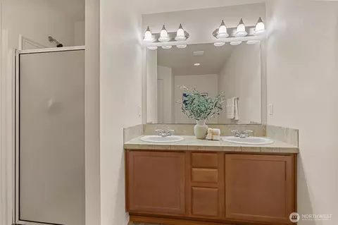 Bath - 4150 240th Pl SE, Bothell, WA 98021 photo 3 of 4