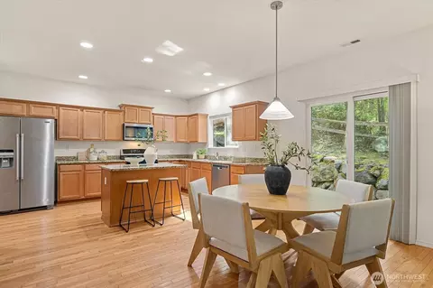 Dining - 4150 240th Pl SE, Bothell, WA 98021 photo 3 of 4