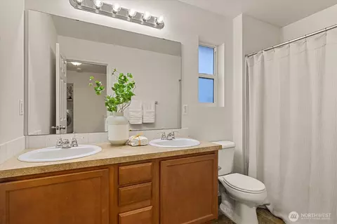 Bath - 4150 240th Pl SE, Bothell, WA 98021 photo 2 of 4