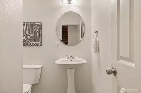 Bath - 4150 240th Pl SE, Bothell, WA 98021 photo 1 of 4
