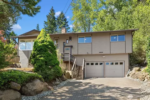 12516 SE 4th Pl, Bellevue, WA 98005