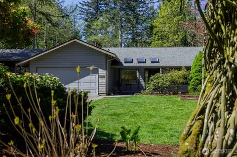 3115 Friendly Grove Rd NE, Olympia, WA 98506