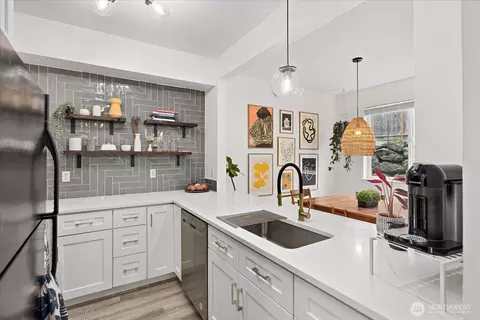 13000 Admiralty Way #D103, Everett, WA 98204