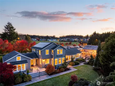 806 NW Alexander St, Coupeville, WA 98239