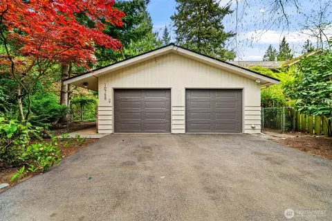 10758 Ashworth Ave N, Seattle, WA 98133