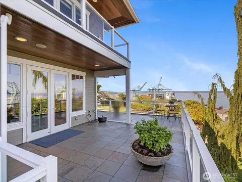 Exterior - 603 Warren Ave, Everett, WA 98201 photo 2 of 5