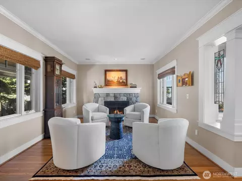 Living - 603 Warren Ave, Everett, WA 98201 photo 2 of 4