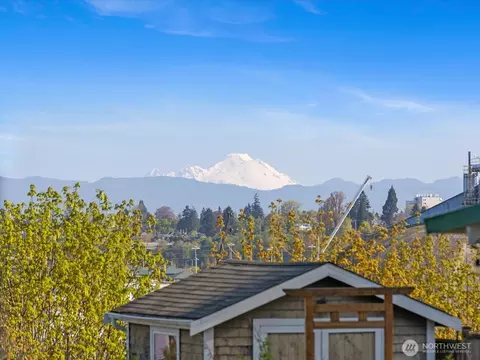 View/Area - 603 Warren Ave, Everett, WA 98201 photo 2 of 5