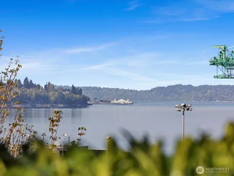 View/Area - 603 Warren Ave, Everett, WA 98201 photo 3 of 5