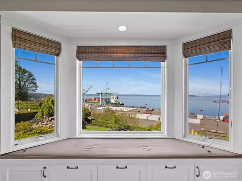 View/Area - 603 Warren Ave, Everett, WA 98201 photo 1 of 5
