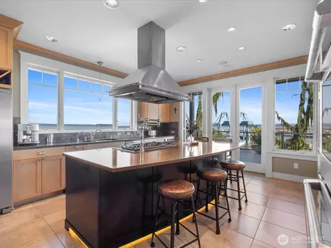 Kitchen - 603 Warren Ave, Everett, WA 98201 photo 3 of 4