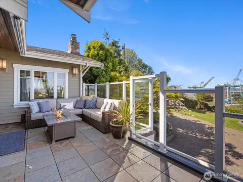 Exterior - 603 Warren Ave, Everett, WA 98201 photo 1 of 5