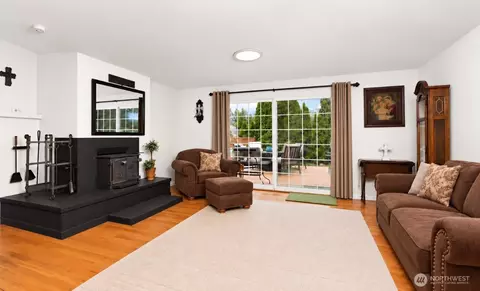Living - 26117 SE 425th, Enumclaw, WA 98022 photo 1 of 1