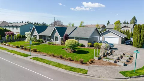 1277 Aaron Dr, Lynden, WA 98264