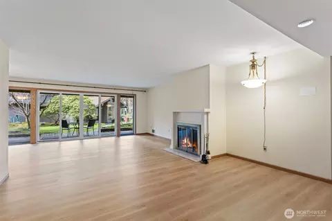 1602 NE 140th St #N2, Seattle, WA 98125