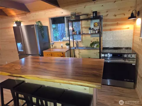 41 N Mt Rose Ave, Hoodsport, WA 98548