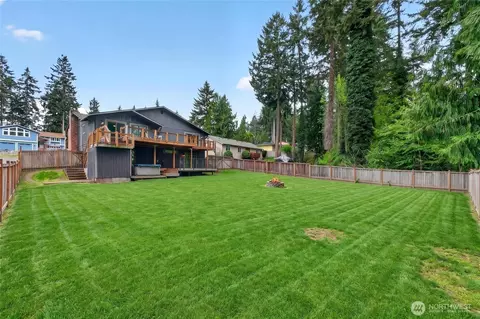 4815 W Tapps Dr E, Lake Tapps, WA 98391