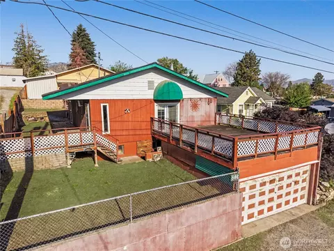 802 S Chelan Ave, Wenatchee, WA 98801