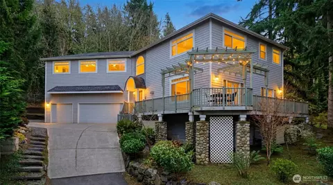 12117 Clearview Dr, Edmonds, WA 98026