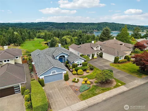 43 Sea Breeze Ln, Port Ludlow, WA 98365