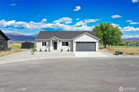 706 Petra Ct, Omak, WA 98841
