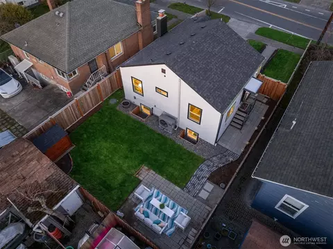 View/Area - 3017 15th Ave S, Seattle, WA 98144 photo 1 of 4