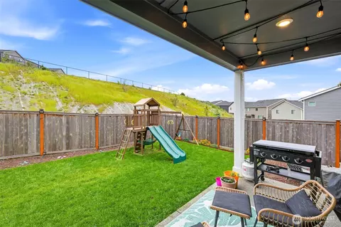 1227 Baker Heights Loop, Bremerton, WA 98312