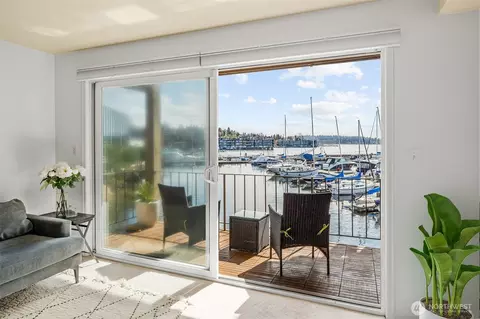 65 Kirkland Ave #202, Kirkland, WA 98033