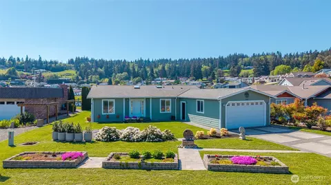 2241 Mariner Beach Dr, Oak Harbor, WA 98277