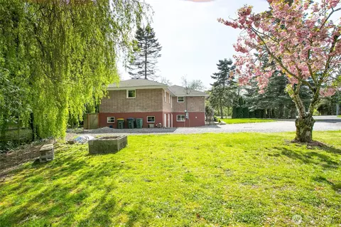 997 W Larson Rd, Bellingham, WA 98226