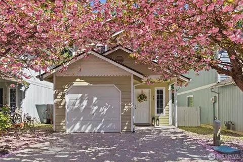 88 NW Lopez Ln, Bremerton, WA 98311