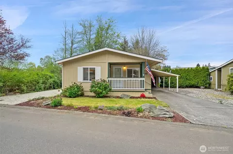 900 NE Saturn Ln, Bremerton, WA 98311