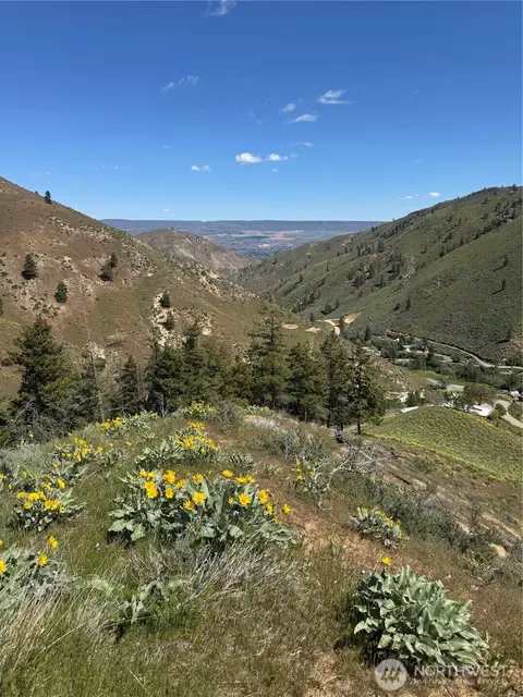 0 Uphill Ln, Wenatchee, WA 98801